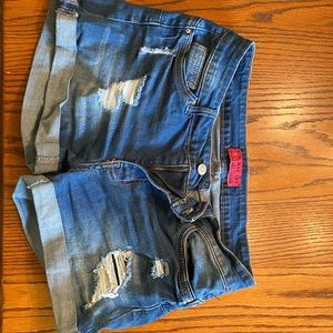 Women’s denim ripped jean shorts